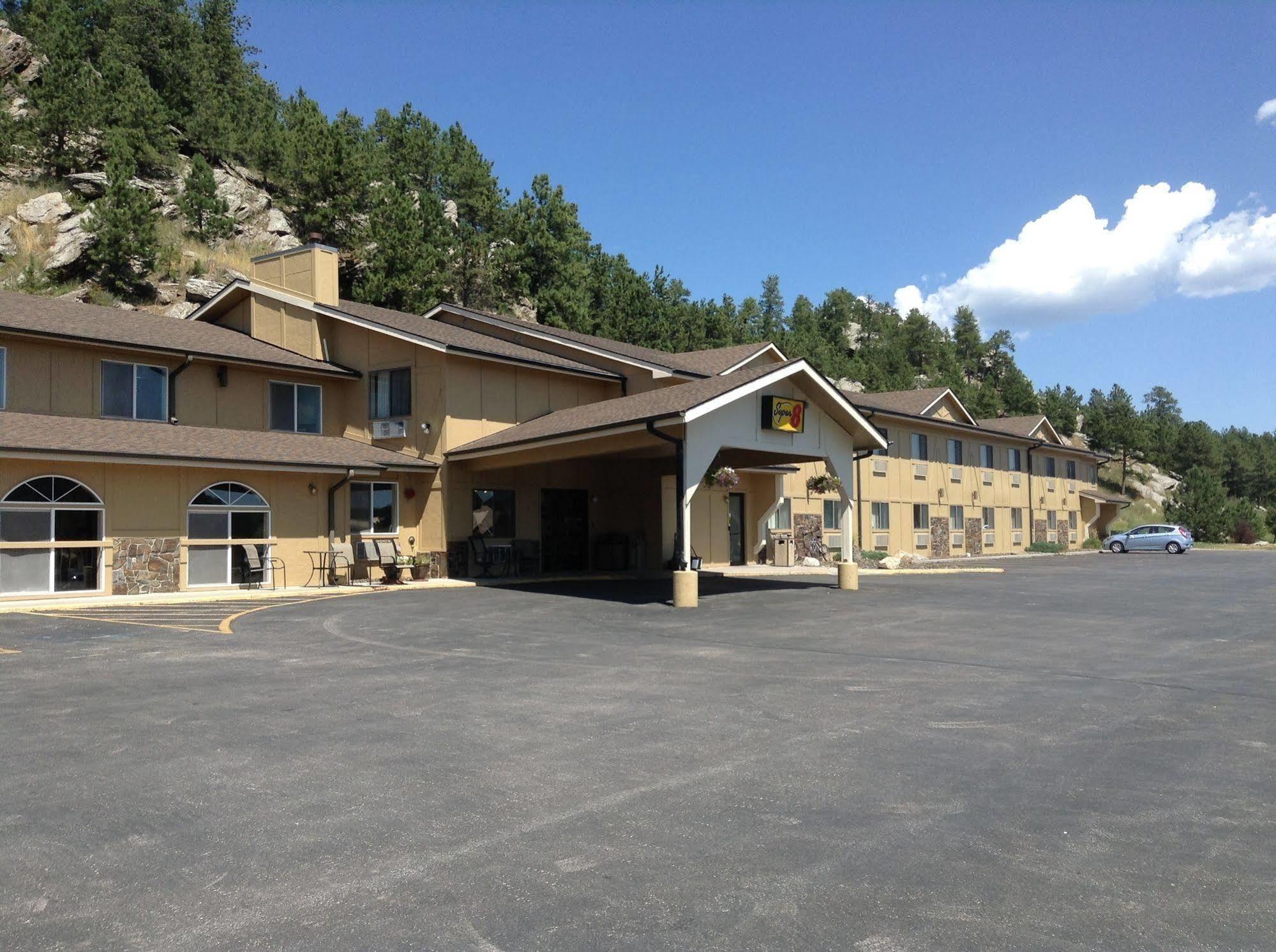 Super 8 By Wyndham Custer/Crazy Horse Area Hotel Buitenkant foto
